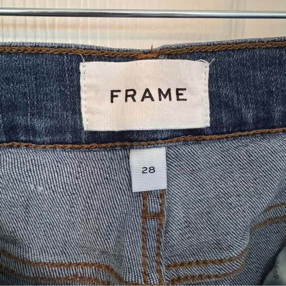 FRAME Le Sylvie Crop in Crosslane Wash - Picture 13 of 16